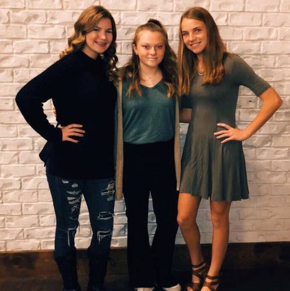 Meet your Posher, Ava - Picture 1 of 1